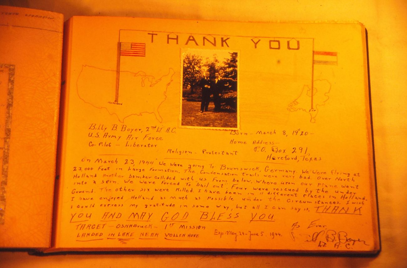 Een pagina in het album van de familie Otten met de kop Thank You