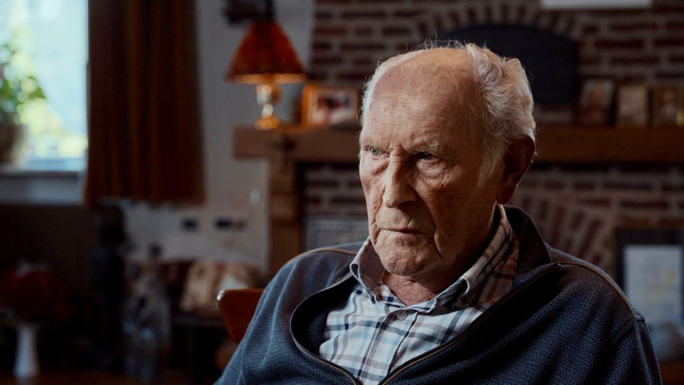 Adriaan van Hooft, 90, thuis