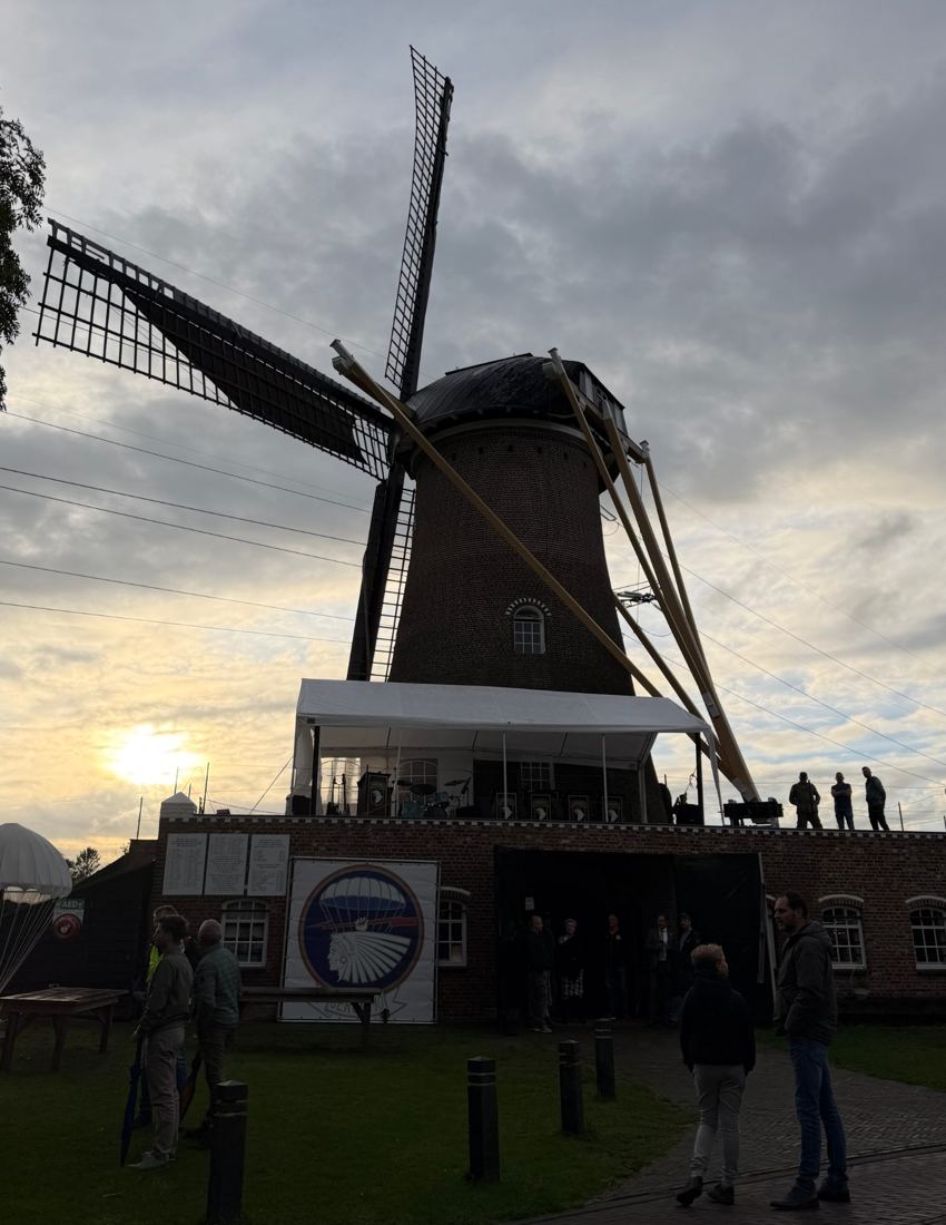 The windmill at Eerde at dusk